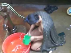 কুটির মধ্যে অবস্থিত চুদা চুদি ডাউনলোড (2009)