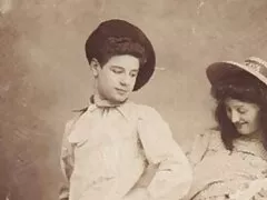 তিনি খুব বুড়ি চোদা বড় এবং অনেক মানুষ লাগে